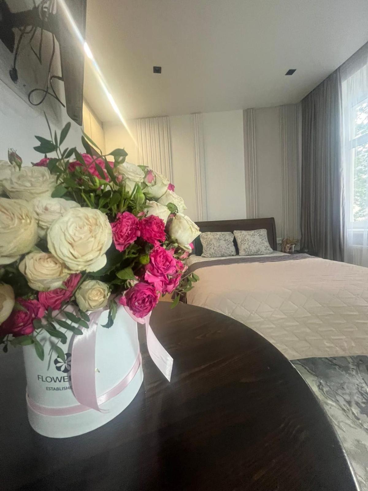 Favorit Apartments 1 Кім Безкоштовна Парковка Центр З Балконом Не Далеко Від Ж Д Вокзалу Звітні Документи 리비프 외부 사진