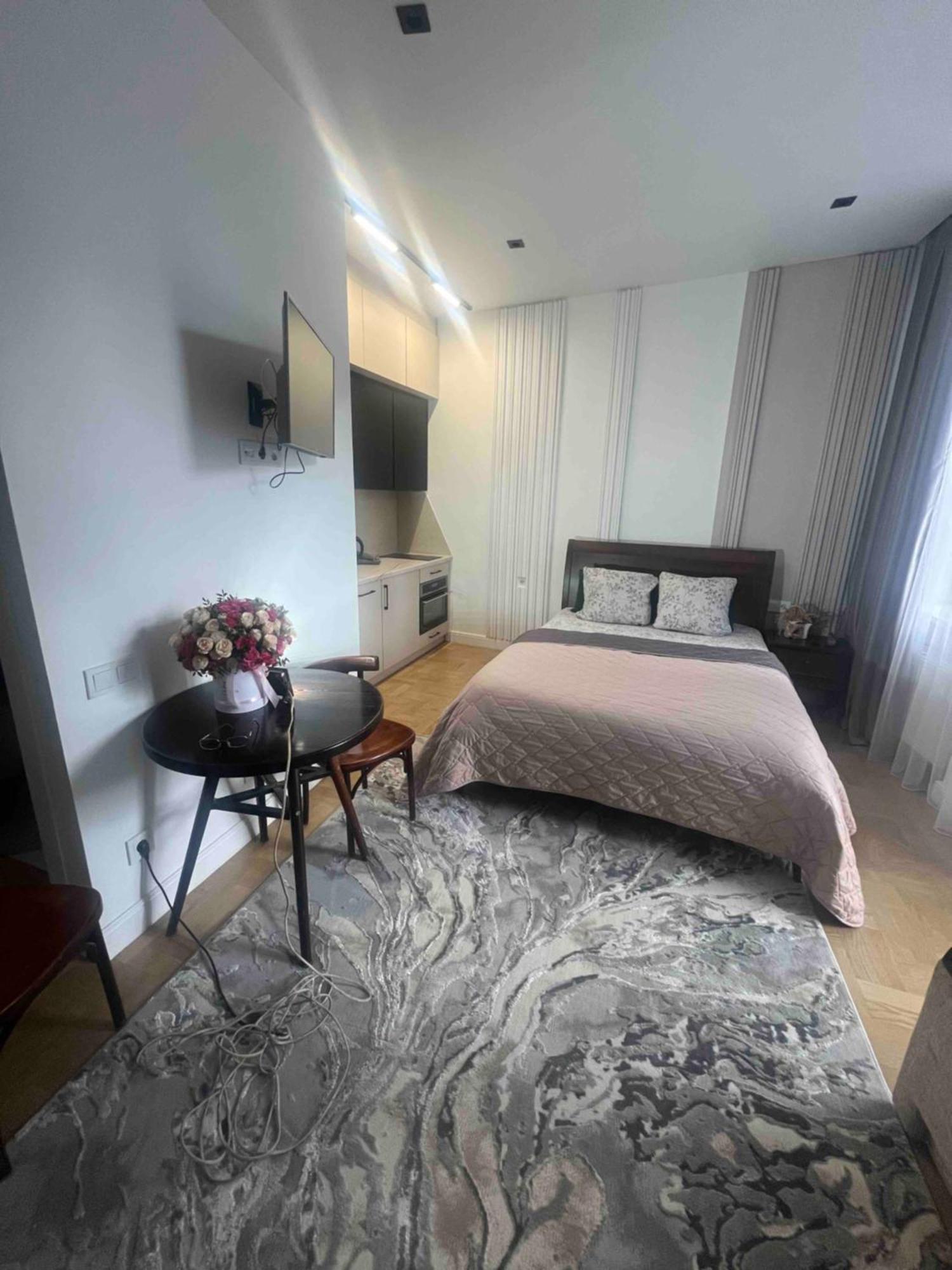 Favorit Apartments 1 Кім Безкоштовна Парковка Центр З Балконом Не Далеко Від Ж Д Вокзалу Звітні Документи 리비프 외부 사진